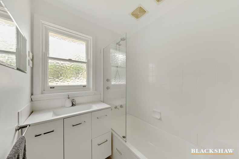 27 Nathan Street Deakin