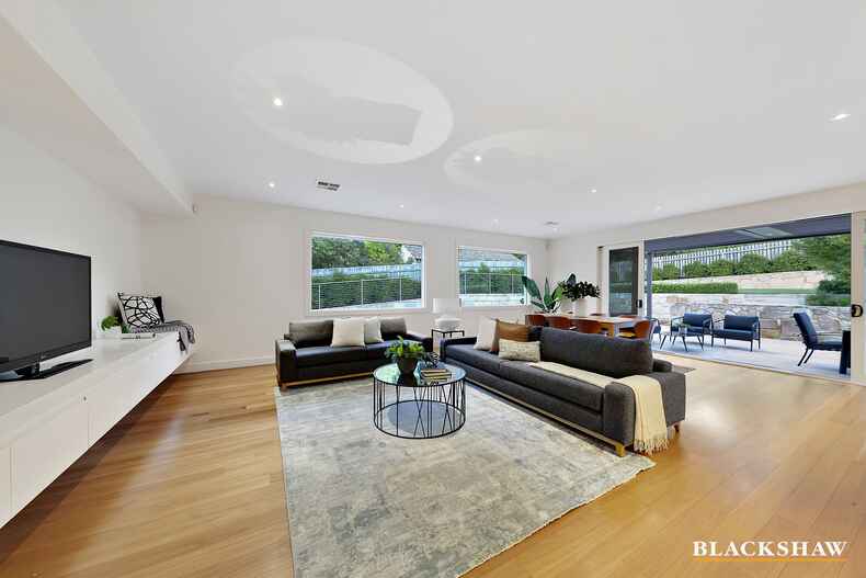 15 Durville Crescent Griffith