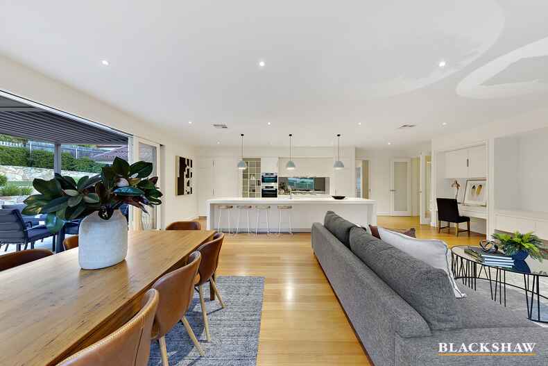 15 Durville Crescent Griffith