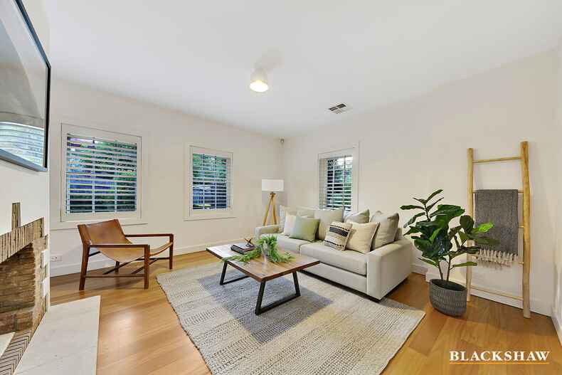 15 Durville Crescent Griffith
