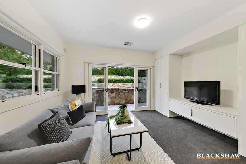 15 Durville Crescent Griffith