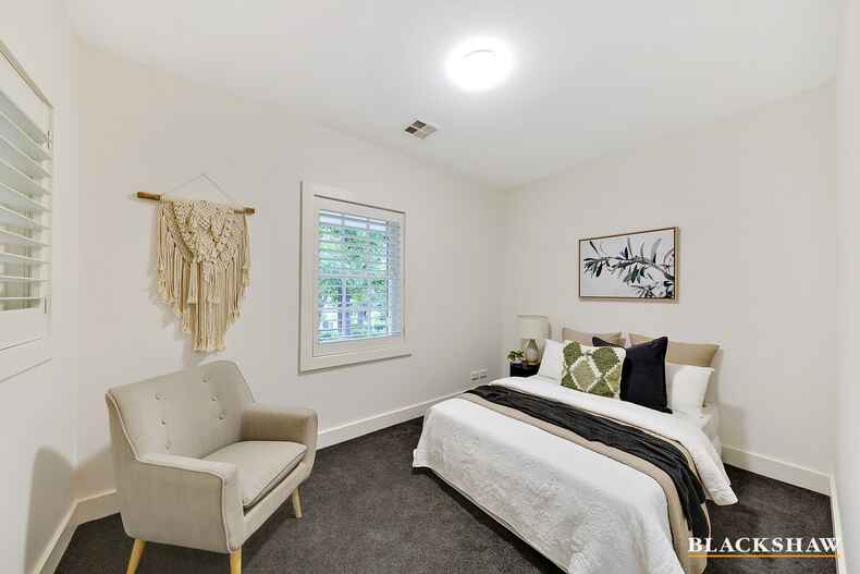 15 Durville Crescent Griffith