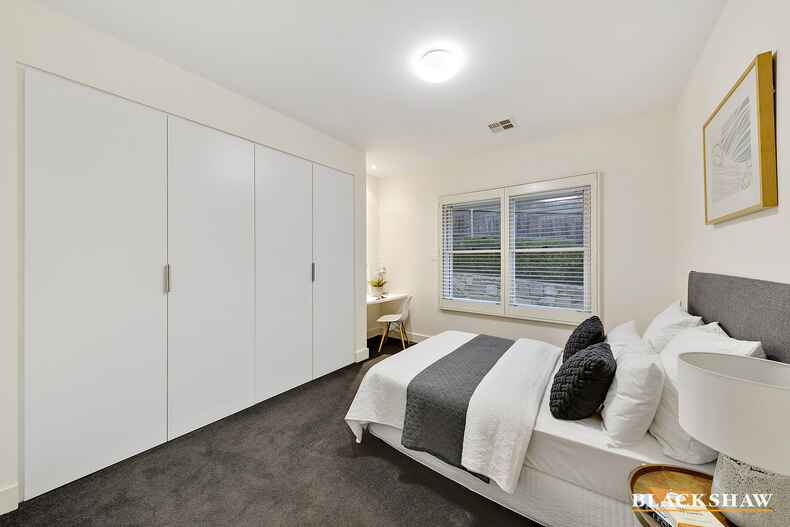 15 Durville Crescent Griffith