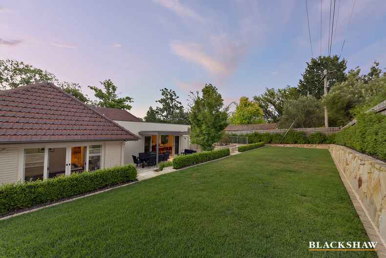 15 Durville Crescent Griffith