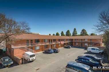 20/10 Macquoid Street Queanbeyan