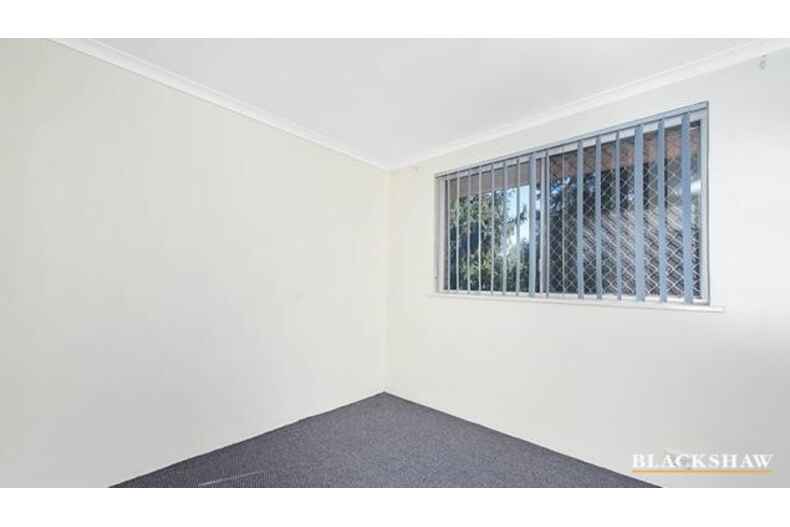 20/10 Macquoid Street Queanbeyan