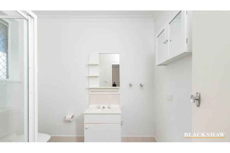 20/10 Macquoid Street Queanbeyan