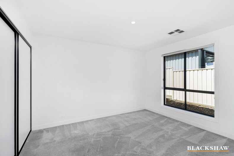 1/212 Southern Cross Drive Latham