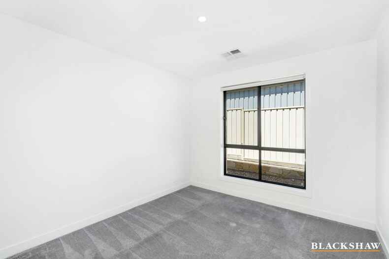 1/212 Southern Cross Drive Latham
