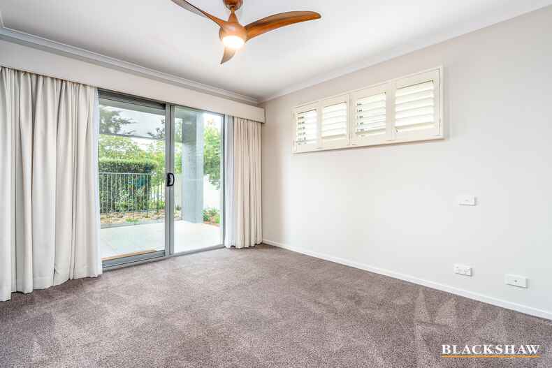 1/75 Elizabeth Jolley Crescent Franklin