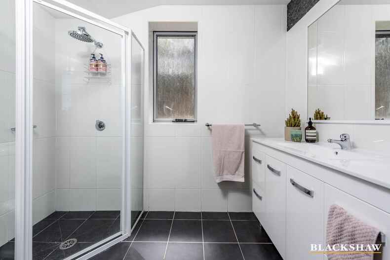 22 Nunan Crescent Oxley