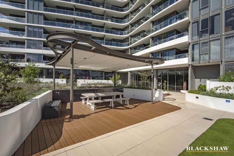 135/15 Irving Street Phillip