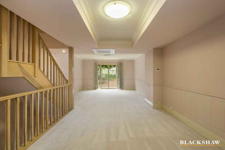 6/3 Ovens Street Kingston