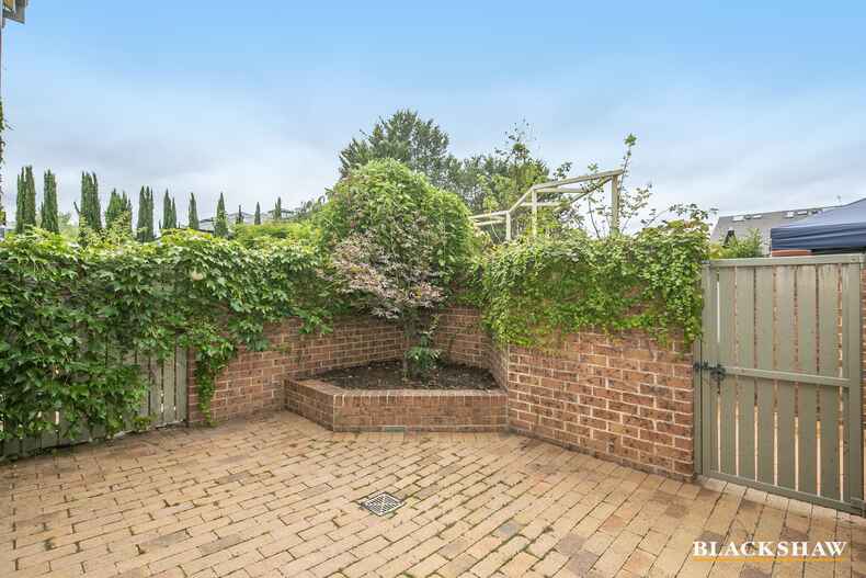 6/3 Ovens Street Kingston
