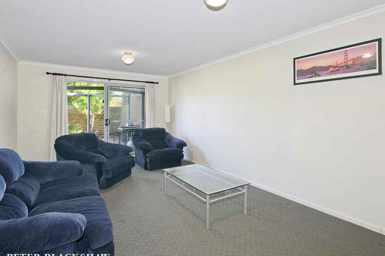 3/21 Gordon Withnall Crescent Dunlop