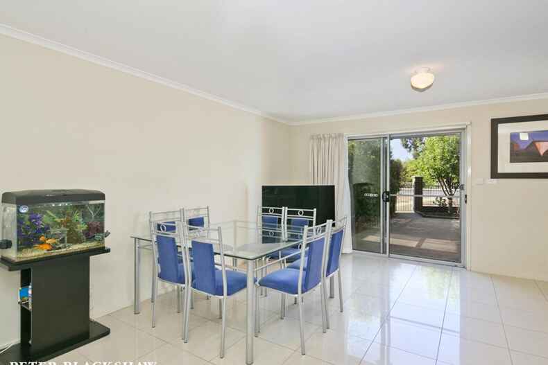 3/21 Gordon Withnall Crescent Dunlop