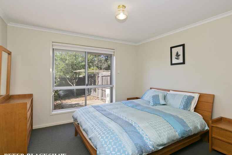 3/21 Gordon Withnall Crescent Dunlop