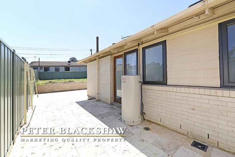 1 Sinclair Street Kambah