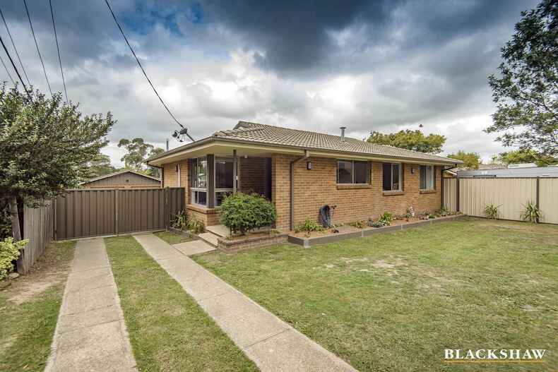 51 Armstrong Crescent Holt