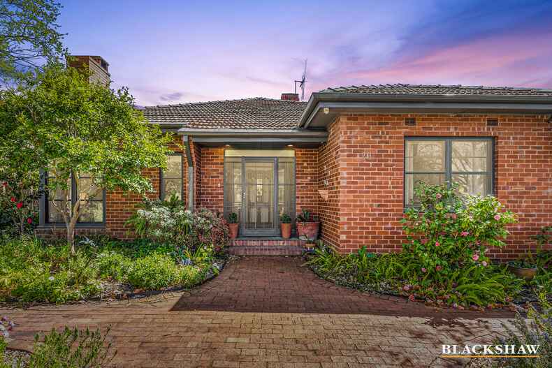 36 Blaxland Crescent Griffith