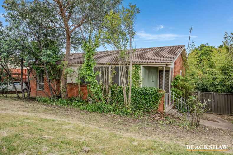 27 Holyman Street Scullin