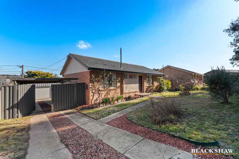 16 Aurora Close Mawson