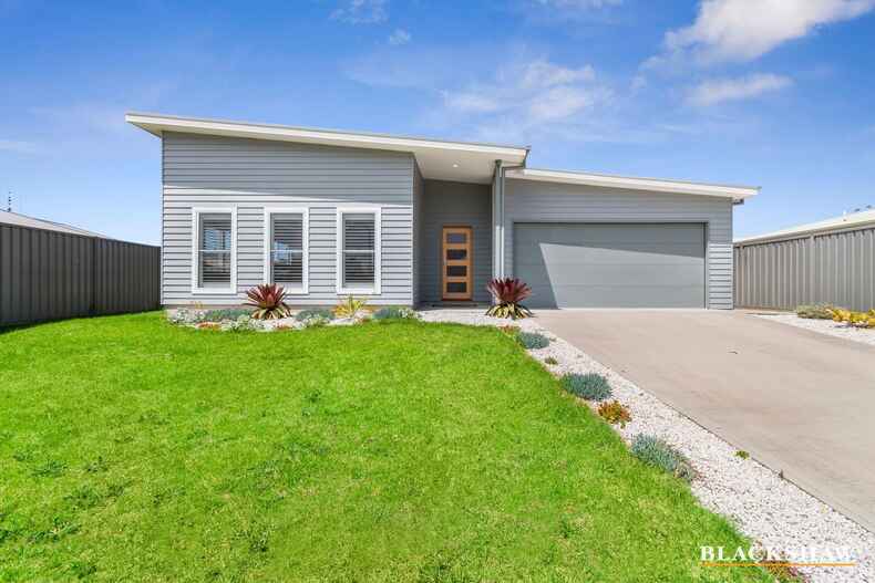 28 Gillan Grove Broulee