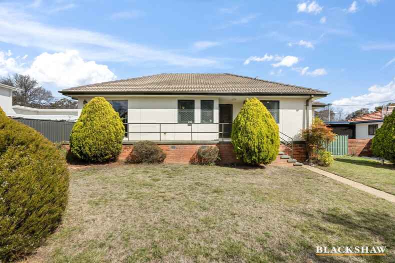 28  Walker Crescent Griffith