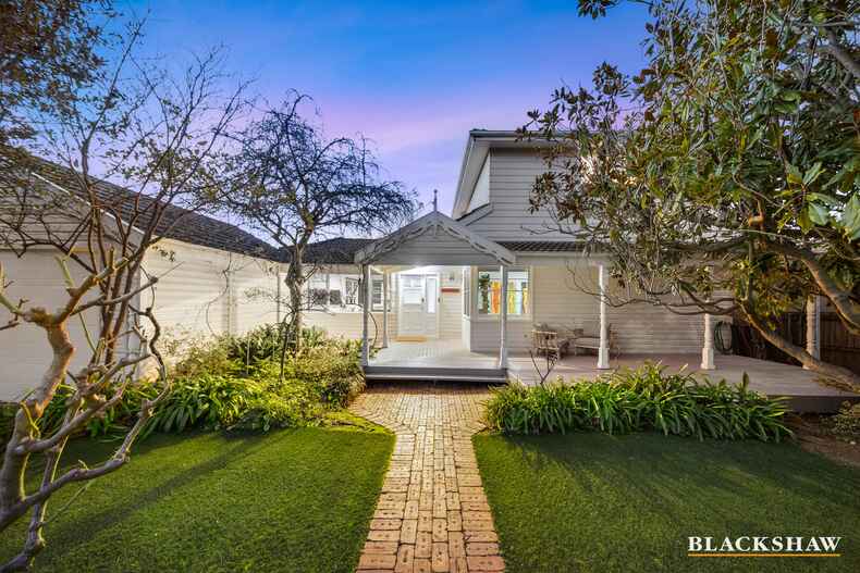 4 Bailey Place Yarralumla