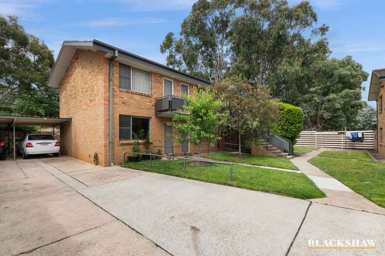 4/51 Hampton Circuit Yarralumla