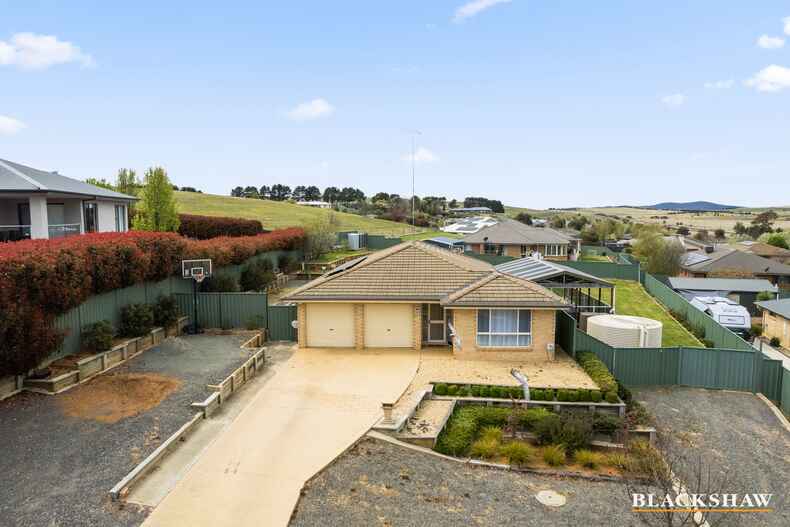 6 Mcfadzen Place Bungendore