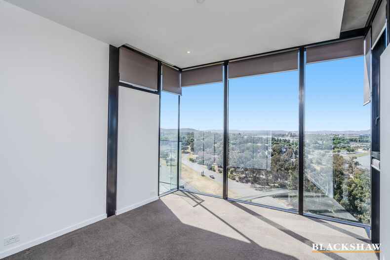 1001/19 Marcus Clarke Street City