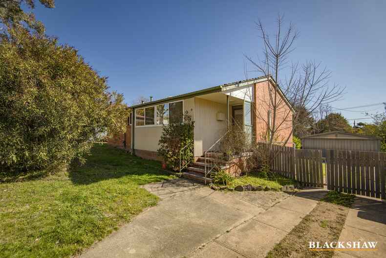 12 Dennis Street Garran