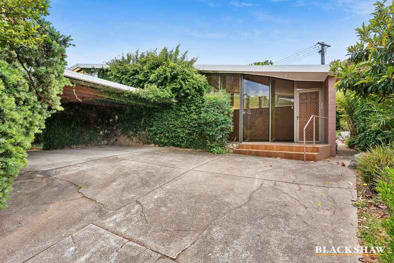 45 Fergusson Crescent Deakin