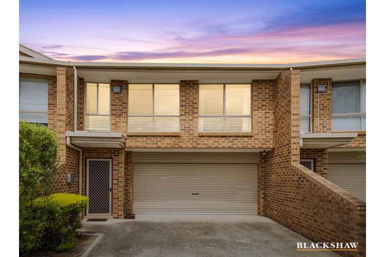 2/3 Winchester Place Queanbeyan