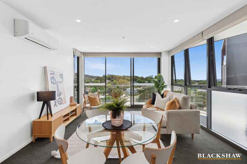 227/7  Irving Street Phillip