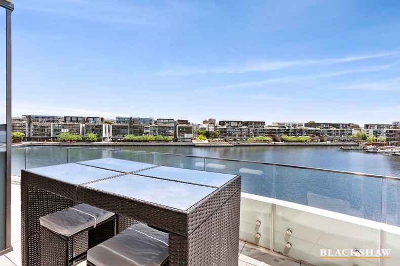 302/45 Honeysett View Kingston