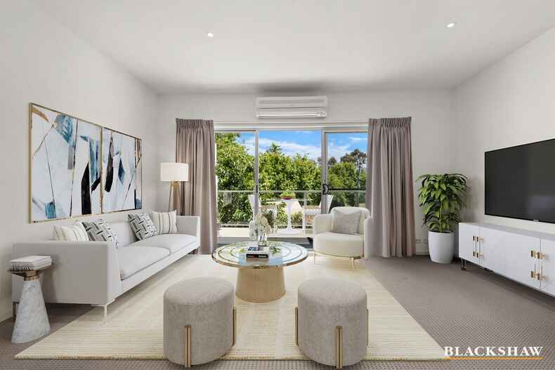 2/15 Fox Place Lyneham