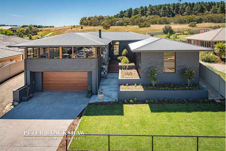 27 McCusker Drive Bungendore