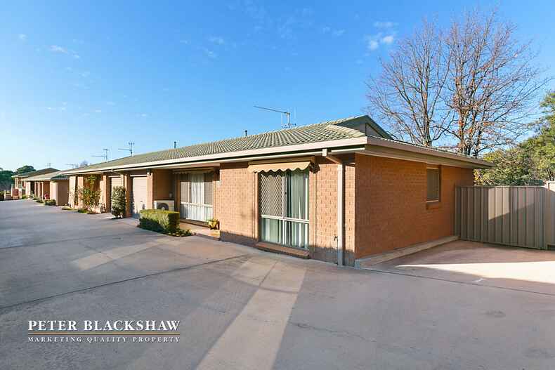 2/15 Henderson Road Queanbeyan